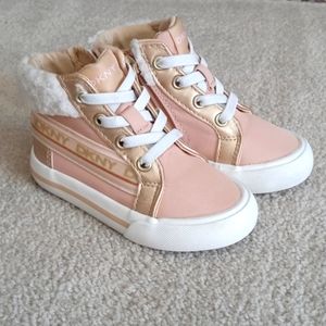 DKNY Sneakers Toddler Girl, S: 6.5, C: Cream, pink, gold, white
